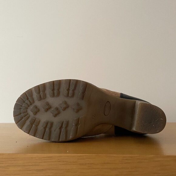 Carla G suede and leather ankle boot - Picture 9 of 9